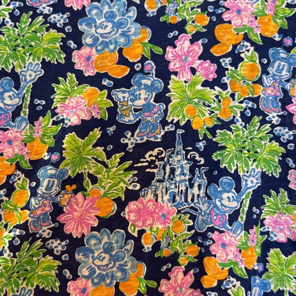 Lilly Pulitzer Loves Disney Etta V Neck Tee Shirt SZ L - Picture 4 of 4